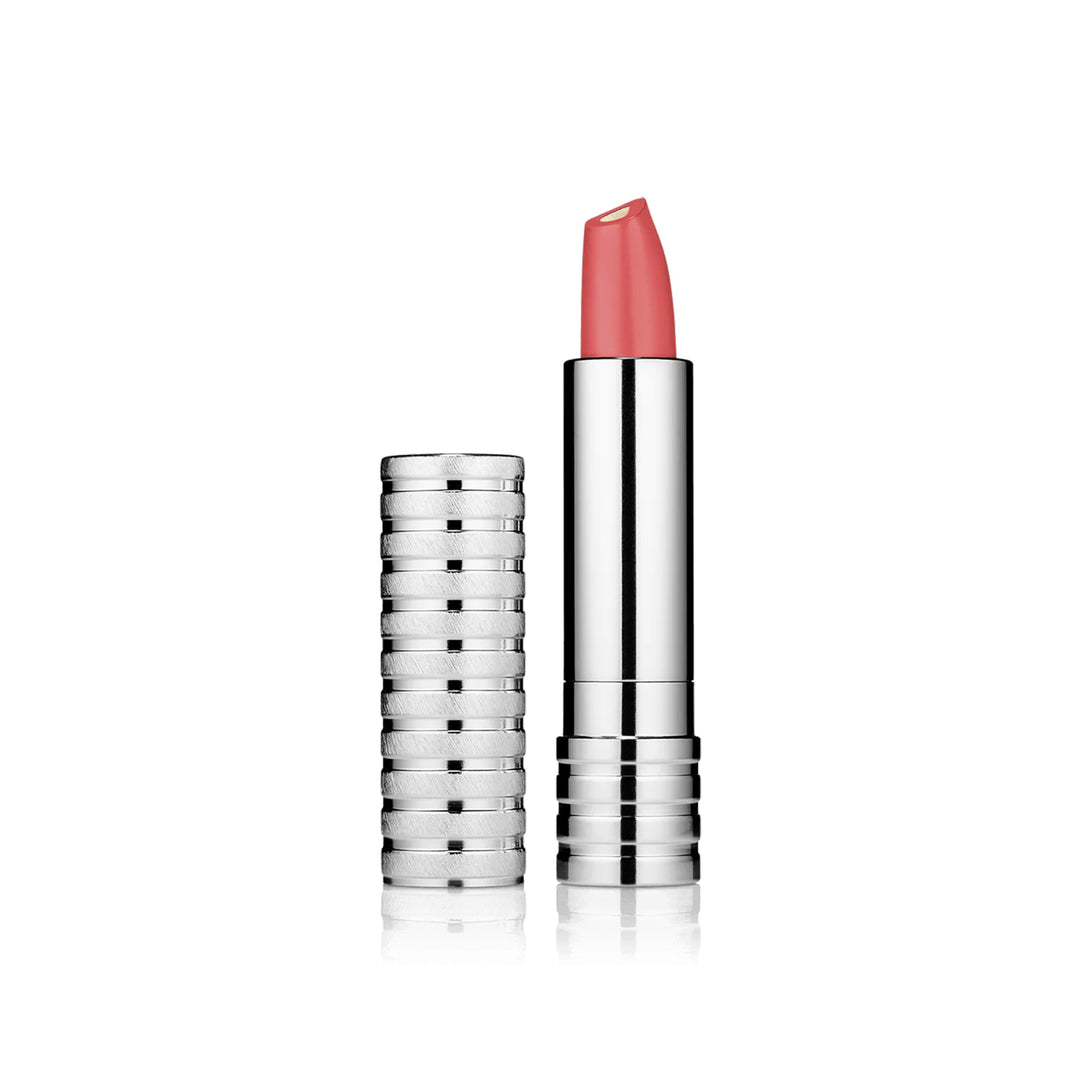 Slim pearlescent lip pencil in shade 17 Strawberry Ice, 3 g, creamy finish