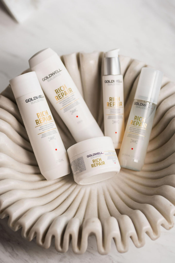 200 ml tube of restoring conditioner for dry, damaged hair, creamy texture