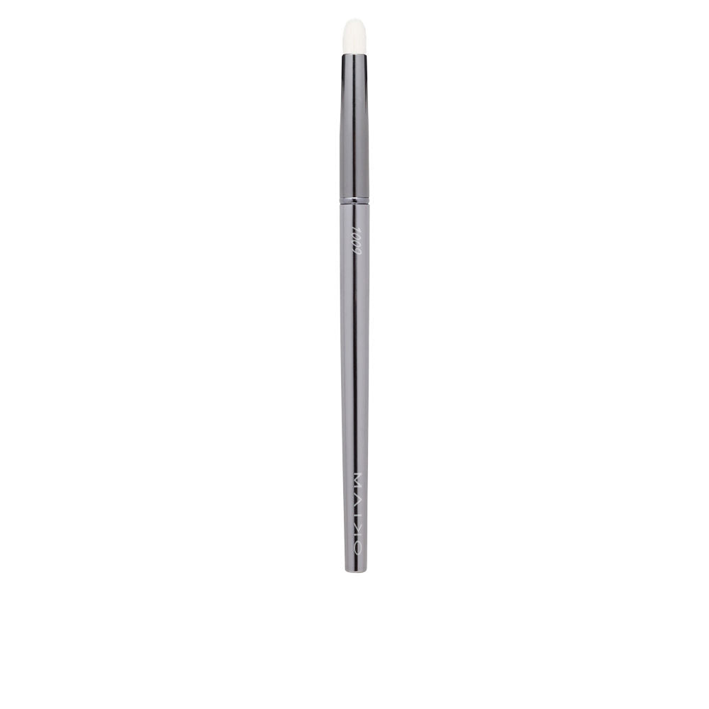 Pointed eye brush with mixed synthetic and goat hair, grey handle, compact size