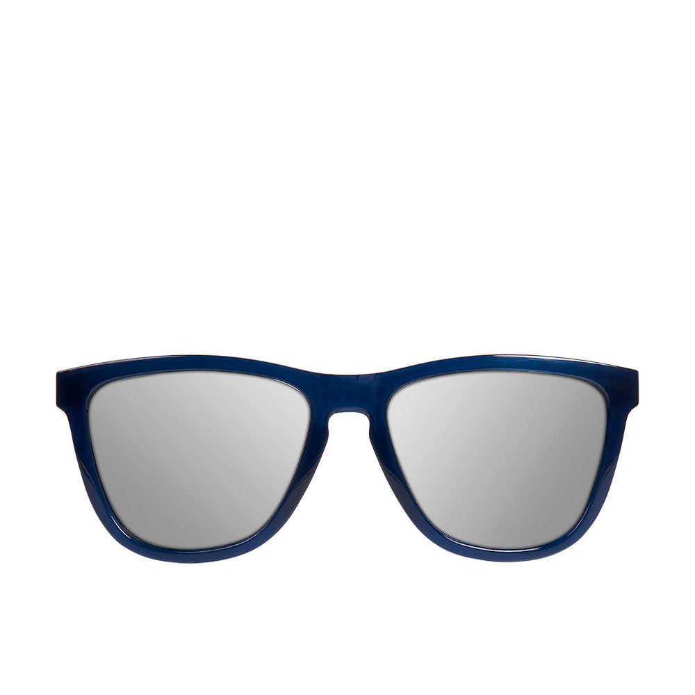 Navy-blue square plastic sunglasses, 50 mm lenses, 17 mm bridge, 140 mm temples