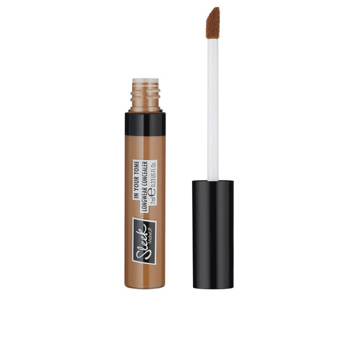 7 ml tube concealer in medium cream shade, lightweight longwear finish, concealer wand not shown