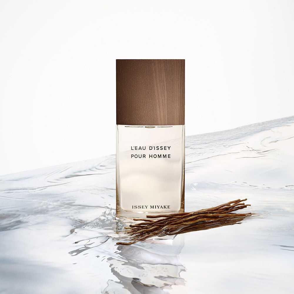 50 ml vetiver eau de toilette bottle with wooden cap, recycled glass