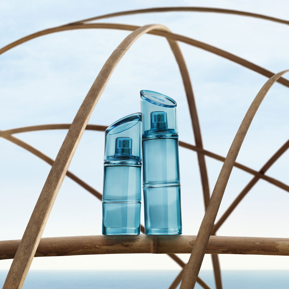 Translucent blue-green 60 ml spray bottle; marine, woody men&