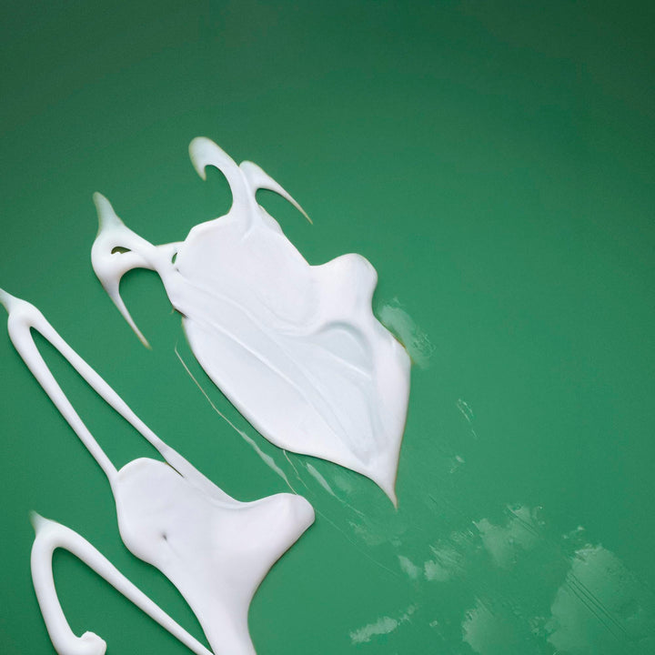 Clear tub of ultra‑strong clear hair gel, 150 ml, extreme hold Unisex styling